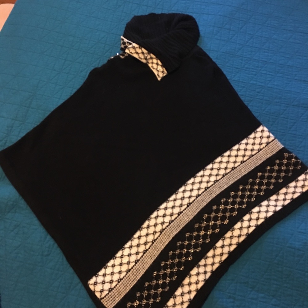 B&W sweater poncho